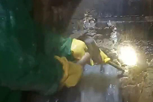 琼中消防水池堵漏施工视频